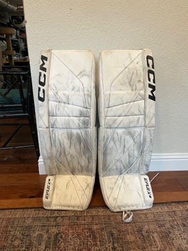 34" CCM EFlex 6 Goalie Leg Pads (Used)
