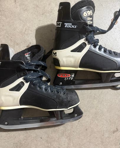 Black CCM Tacks 695 Hockey Skates Regular Width 9.5 (Used)