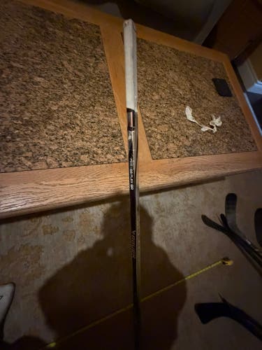 Senior Bauer Vapor Hyperlite 2 Left Hand Hockey Stick P28 65 Flex (Used)