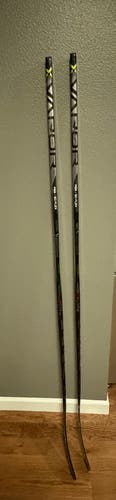 Intermediate Bauer Vapor HyperLite 2,  Right Handed Hockey Stick P88 50 Flex (Used)