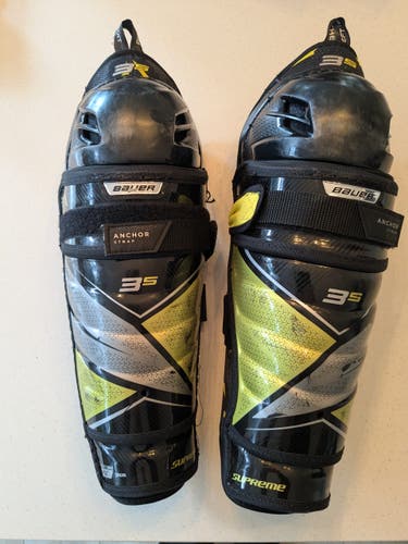 Junior Bauer Supreme 3S 12" Shin Pads (Used)