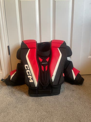 Small CCM EFlex 6 Goalie Chest Protector (Used)
