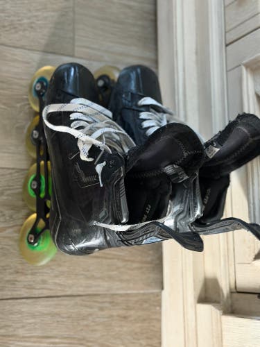Blacked out Bauer Supreme Mach Fit 3