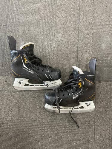 Used Bauer SUPREME ONE.6 Youth Hockey Skate Youth 13.5 11614-S000239051