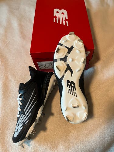 New Balance sz 5 Men/6.5 Women 4040v6 Baseball Softball Metal Cleats Black/White