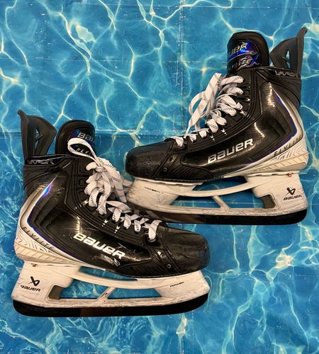 Senior Bauer Vapor Flylite Hockey Skates 8.5 (Used)