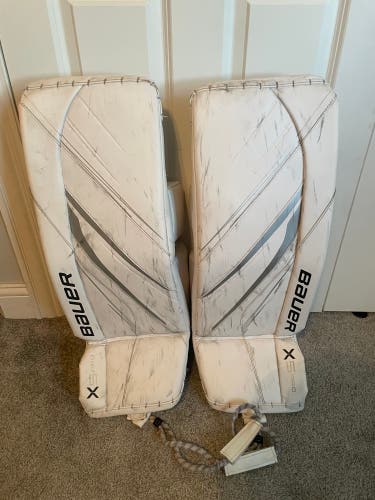 30" Bauer Vapor X5 Pro Goalie Leg Pads (Used)