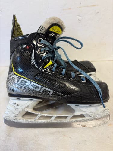 Black Bauer Vapor 3X Hockey Skates Regular Width 13.5 (Used)