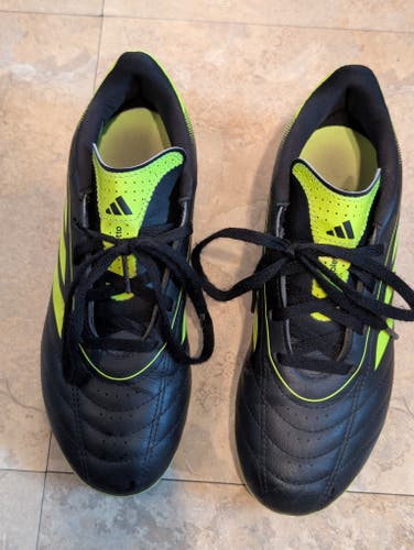 Unisex 4Y (Big Kids / Youth) Adidas Goletto VIII Cleats (Used)