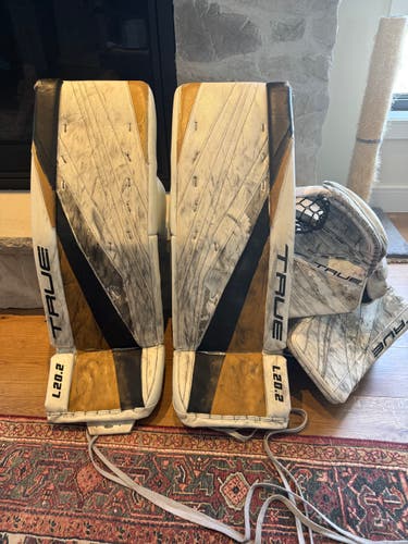 34" True L20.2 Regular Goalie Full Set (Used)
