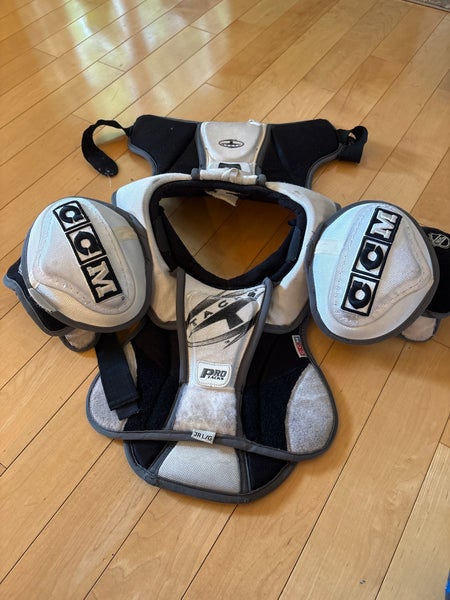 Large Junior CCM Tacks Pro Shoulder Pads (Used)