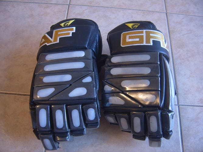 Rare Vintage Graf Senior Hockey Gloves sz M (14") Black with Unique Design Paddings