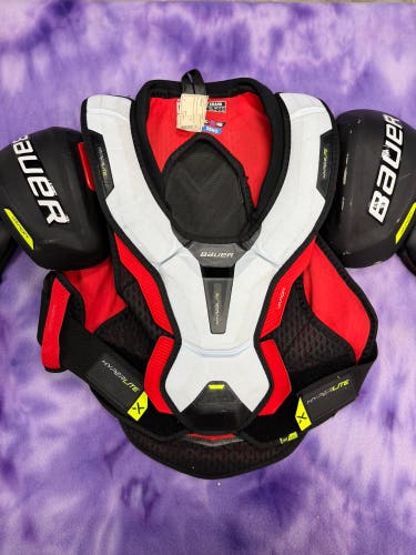 Large Intermediate Bauer Vapor Hyperlite Shoulder Pads (Used)