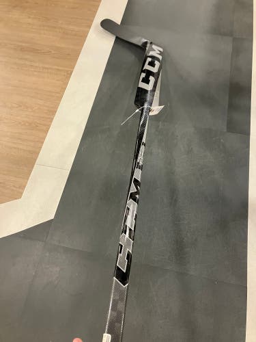Senior CCM Extreme Flex 5 Prolite Goalie Stick Regular 24" Paddle (New)