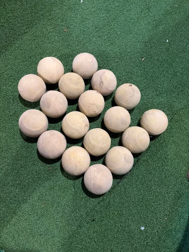 18 foam baseballs for training