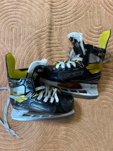 Youth Bauer Supreme 3S Hockey Skates Regular Width 13 (Used)