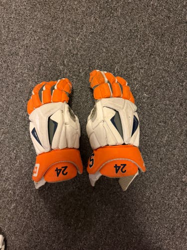 Syracuse lacrosse team issued gloves