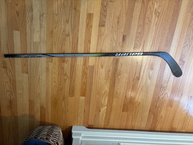 Senior Bauer Vapor Hyperlite 2 Right Handed Hockey Stick P92 70 Flex (New)