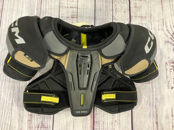 Large Junior CCM Tacks AS 580 Shoulder Pads (Used)