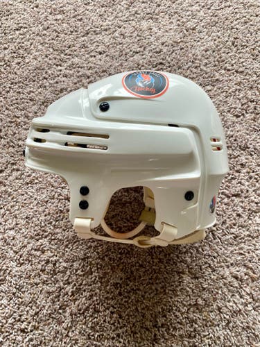Medium Bauer 4500 Helmet (Used)