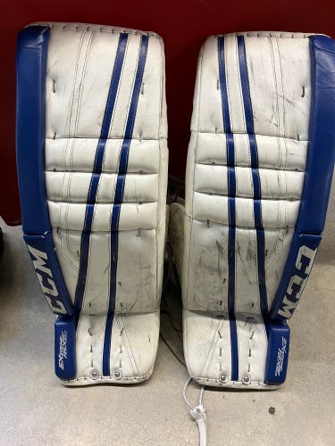 34" Senior CCM Extreme Flex II 860 Goalie Leg Pads (Used)