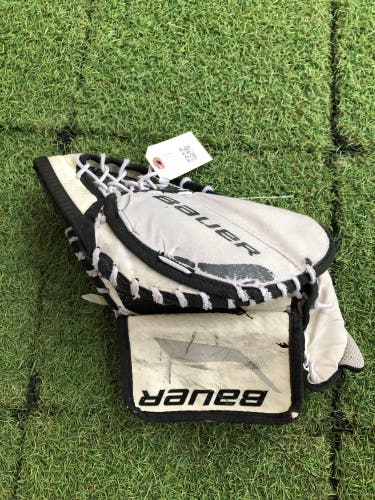 Youth Bauer Prodigy Goalie Glove Regular (Used)