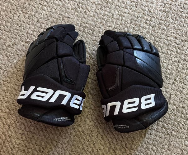 Bauer Vapor X80 Gloves 13" Black