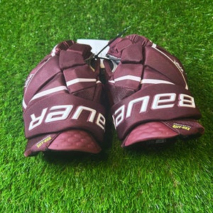 Bauer Vapor HyperLite Hockey Gloves - Junior Size: 11”  (NEW)