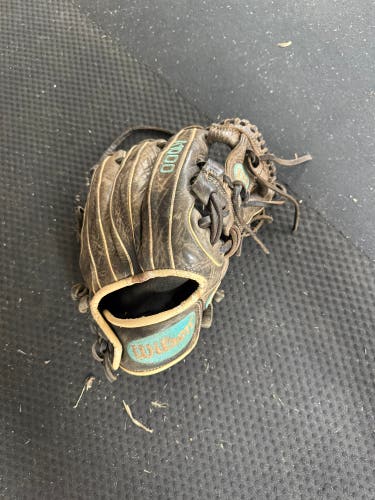 Wilson A1000 RH Infield Baseball Glove 11.5" (Used)