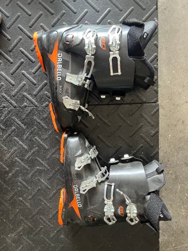 Mondo 28 & 28.5 Unisex Dalbello DS MX Ski Boots (Used)