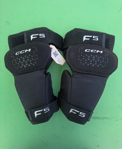 CCM F5 Goalie Knee Pads | Senior