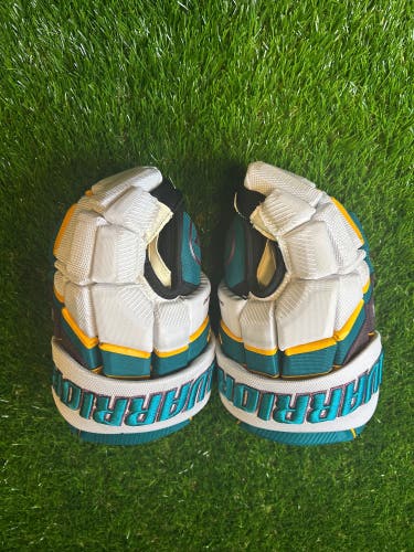 Warrior VIP Ducks Throwback Hockey Gloves - Junior Size:12.0" Color:White/Teal (NEW)
