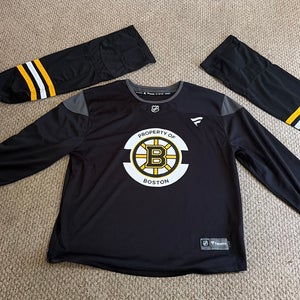 Fanatics Boston Bruins Practice Jersey + Bruins Socks