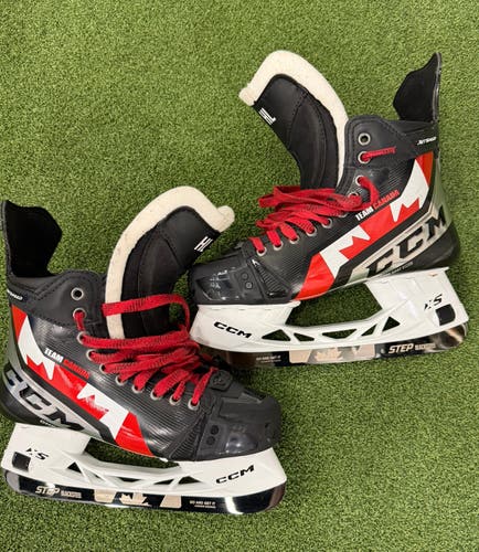 CCM JetSpeed FT4 Pro Hockey Skates | Size 7R | Team Canada Custom Edition