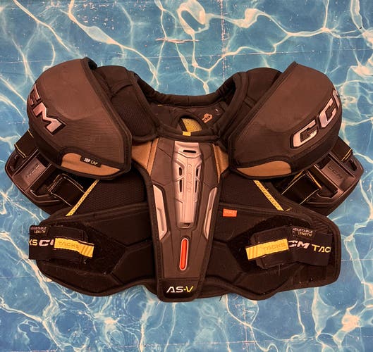Medium Senior CCM Tacks AS-V Shoulder Pads (Used)