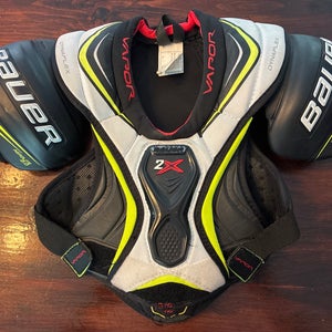 Small Junior Bauer Vapor 2X Shoulder Pads (Used)