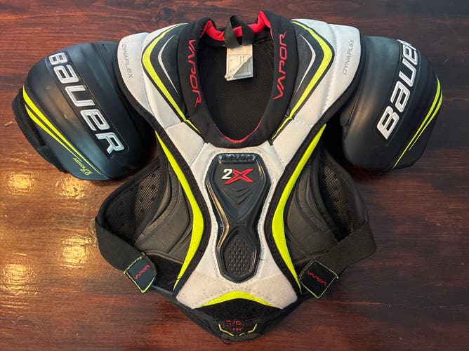 Small Junior Bauer Vapor 2X Shoulder Pads (Used)