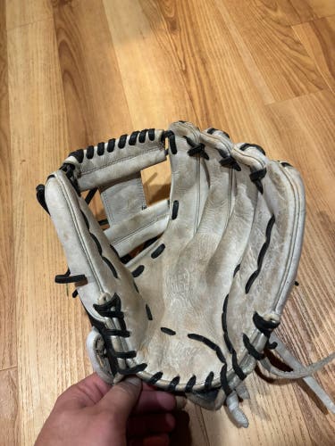 Rawlings Heart of the Hide RH Infield Baseball Glove 11.75" (Used)