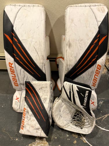 Small (33) Bauer Vapor 3X Goalie Leg Pads (Used)