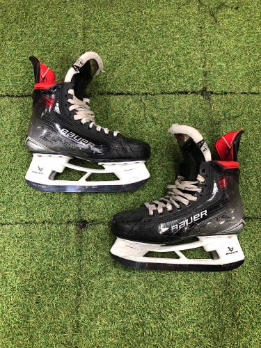 Intermediate Bauer Vapor X5 Pro Hockey Skates Size 5.5 | Bauer Fit 1 (Used)