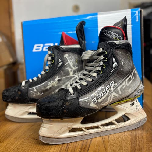 Bauer Vapor Hyperlite Hockey Skates - Senior 8.5 / Regular Width (Good Condition)