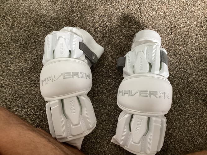 Medium/Large Adult Maverik Max Arm Pads (New)
