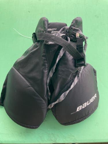 Black Youth Small Bauer Nexus 400 Hockey Pants (Used)