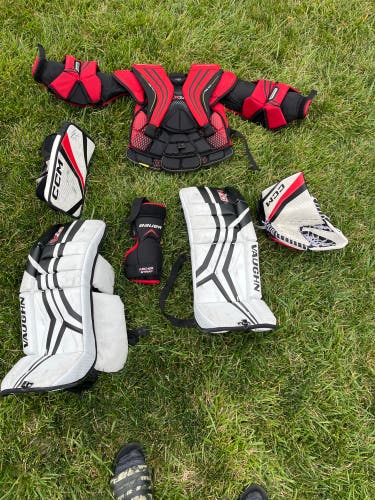 24” CCM Extreme Flex 4 Full Right Goalie Full Set (Used)