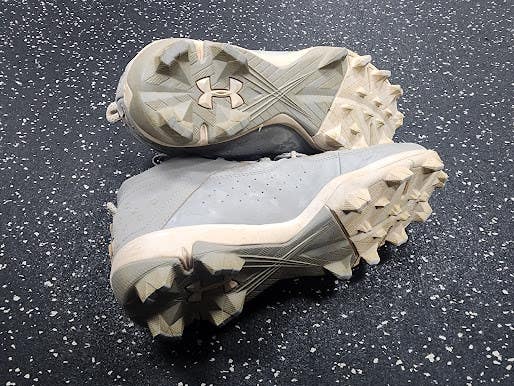 Used Under Armour BH BB/SB Cleats Grey Junior 06 11849-S000041331