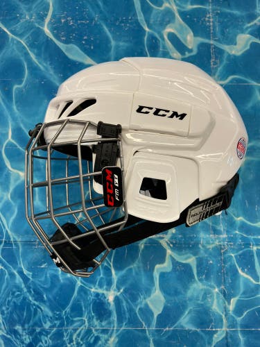 Youth CCM FitLite 3DS Helmet (Used)