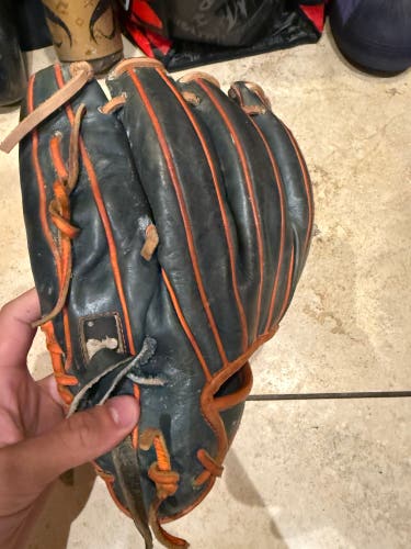 2018 Wilson A2000 JA27 Gm RH Infield Baseball Glove 11.5" (Used)