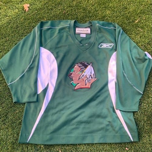 Fighting Sioux North Dakota Reebok Team Worn Practice Jersey XL *Read Full Description*
