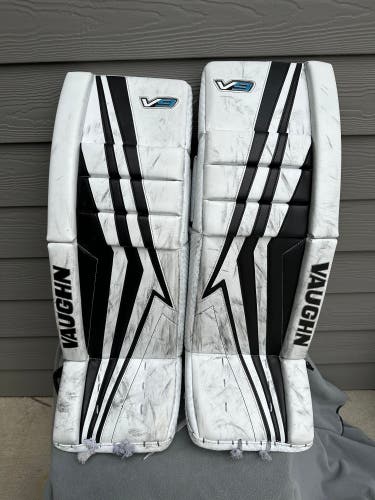 30+2" Vaughn Velocity V9 Goalie Leg Pads (Used)
