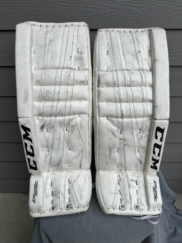 29+1" CCM Extreme Flex II 860 Goalie Leg Pads (Used)